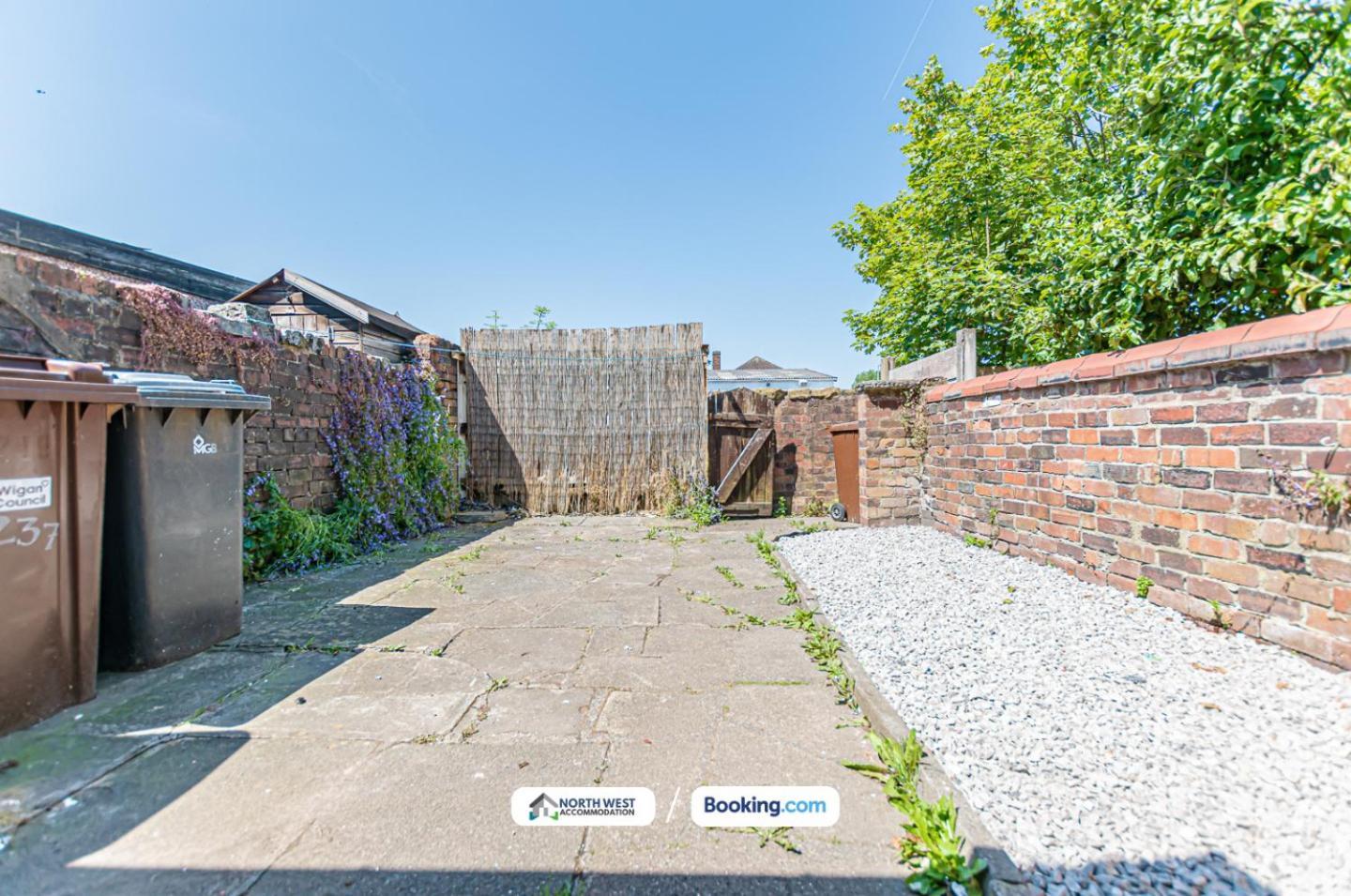 Modern 3Br House In Ince Ideal For Contractors & Long Stays Wigan Dış mekan fotoğraf
